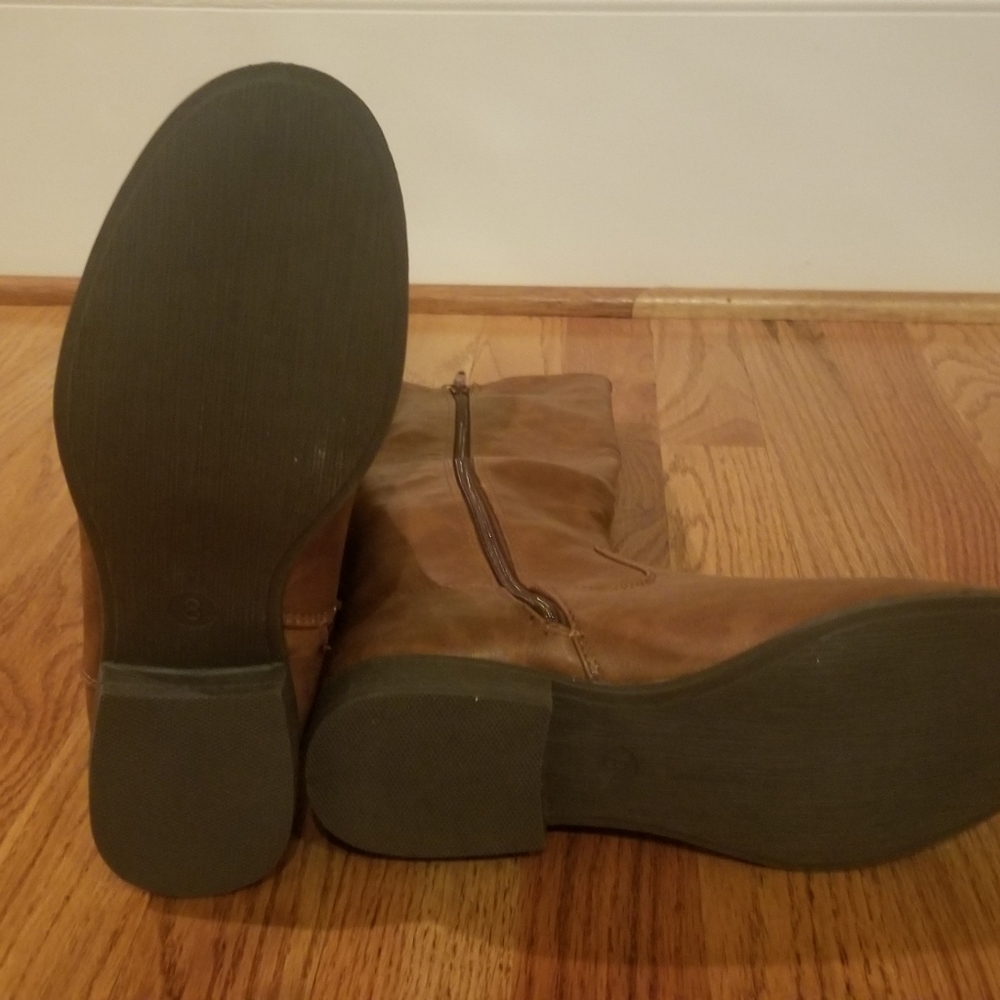 Boots - Picture 5 of 6